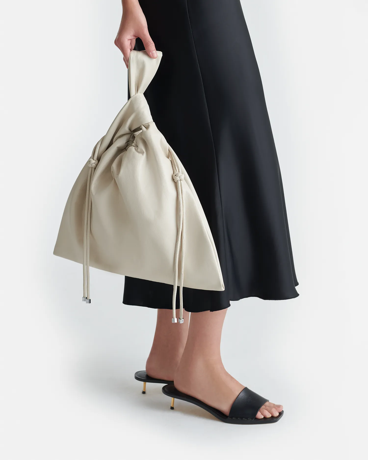Jen Drawstring Large - Okobor Alt-Leather Bag - Chalk