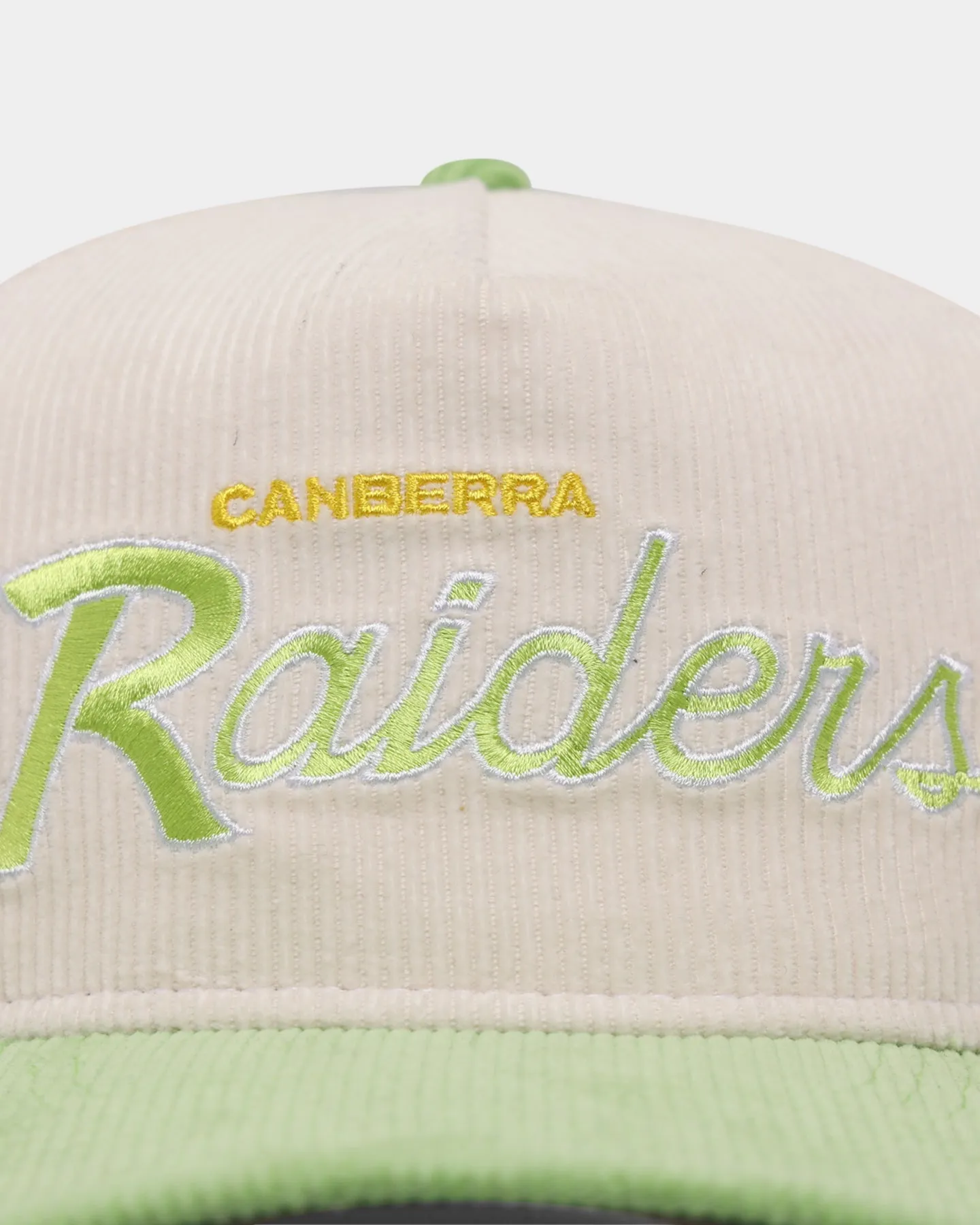 New Era Canberra Raiders 'NRL Retro Script Corduroy' Golfer Snapback Chrome White