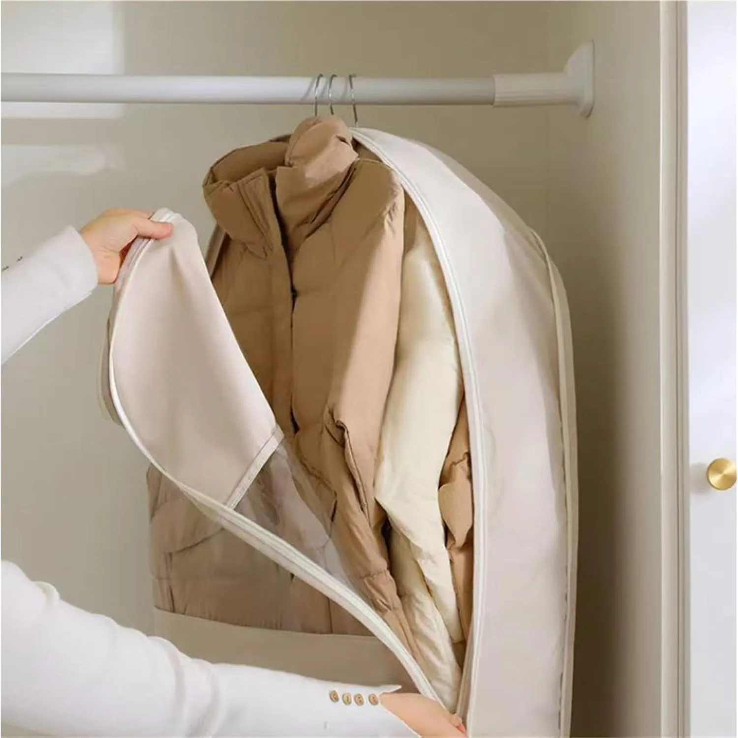 Taprinferior Hanging Garment Bag, Tapinterior Garment Bag, Space Saving Hanging Garment Bags with Self Compression Zipper, For down Coat, Suit (Oatmeal, S)