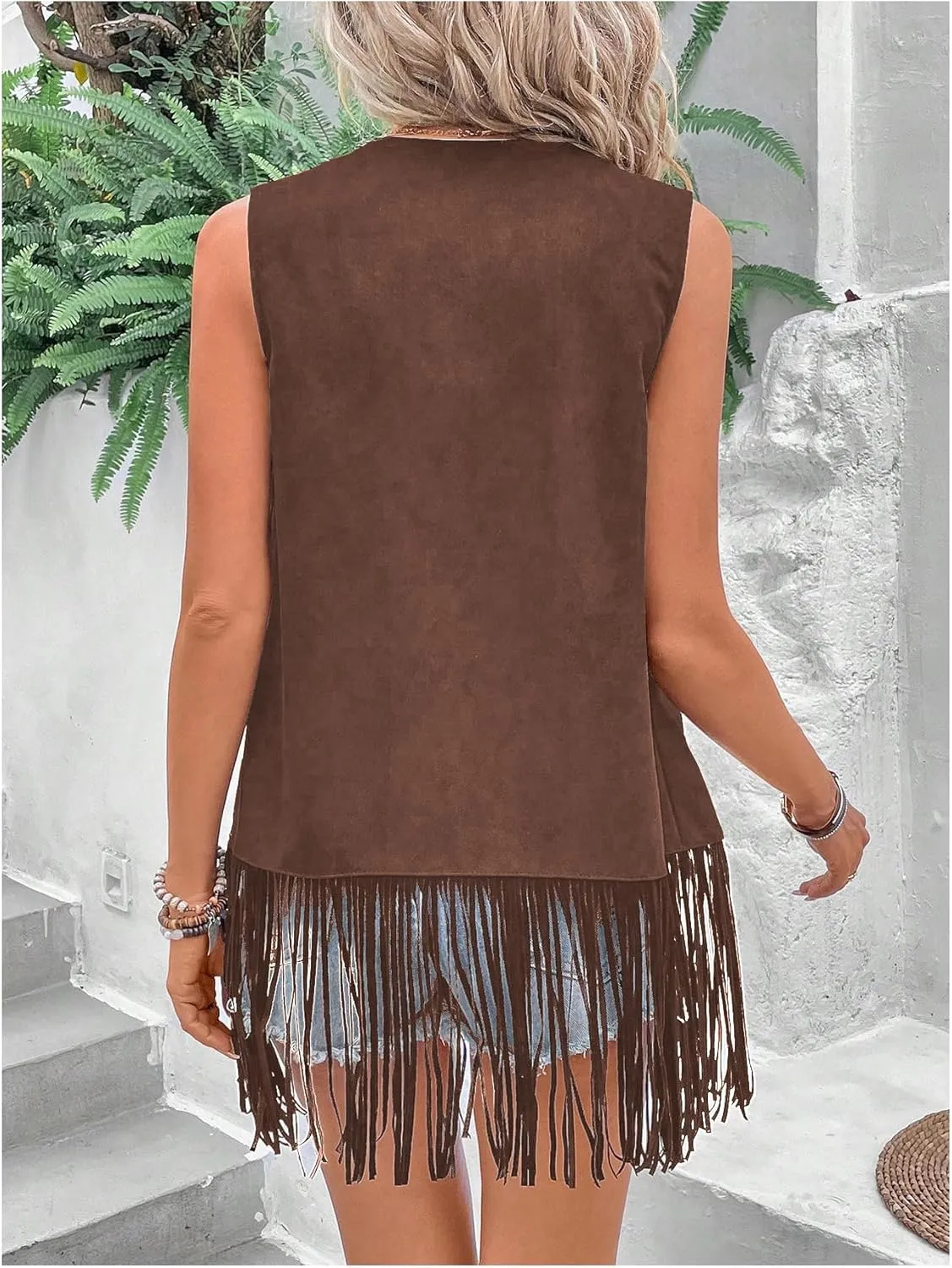 Verdusa Women's Fringe Vest Cardigan 70s Hippie Rivets Tassel Sleeveless Studded Jacket
