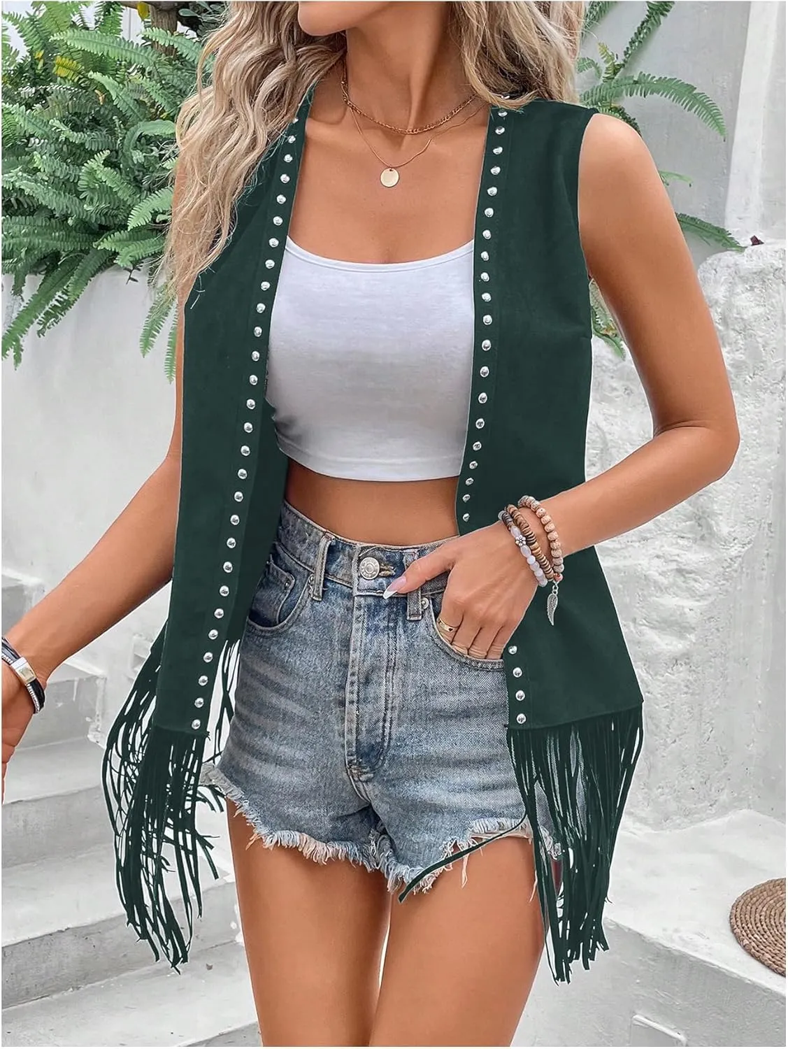 Verdusa Women's Fringe Vest Cardigan 70s Hippie Rivets Tassel Sleeveless Studded Jacket