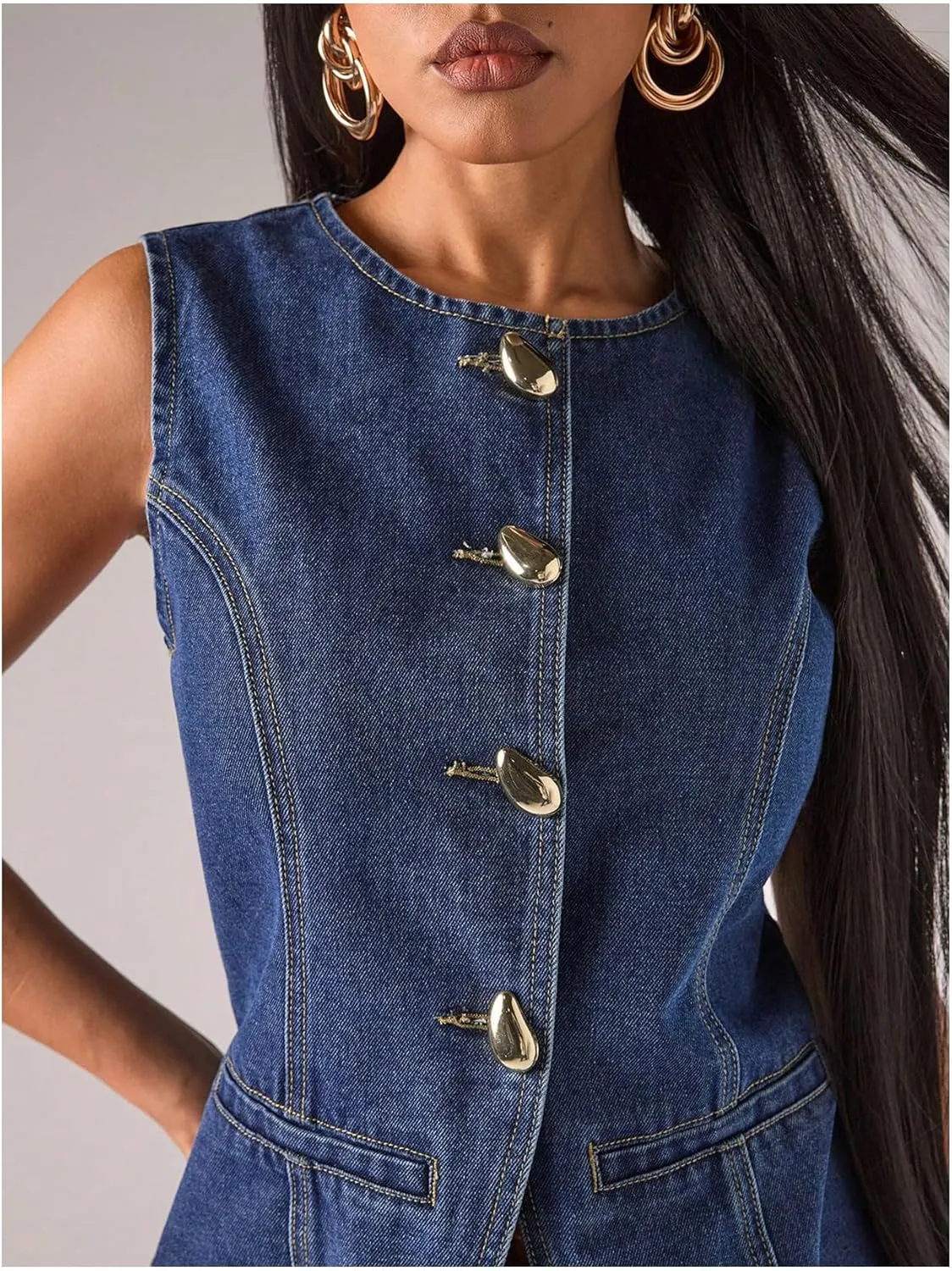 WDIRARA Women's Button Down Denim Vest Sleeveless Tank Top Jean Waistcoat with Metal Buckle