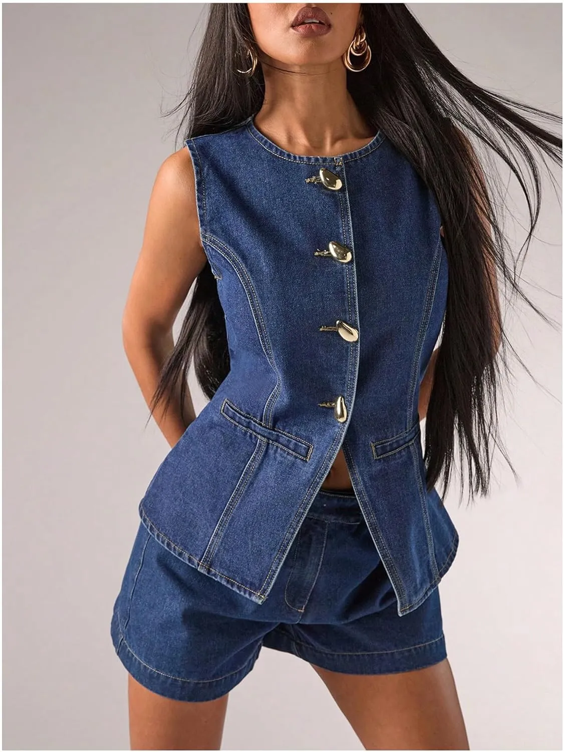 WDIRARA Women's Button Down Denim Vest Sleeveless Tank Top Jean Waistcoat with Metal Buckle